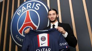 Paris Saint-Germain oficjalnie ogłasza wypożyczenie Ilyesa Housniego